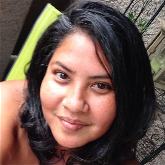 Meet your Posher, Jess the Eclectic! Danica’s Mom - Picture 2 of 3